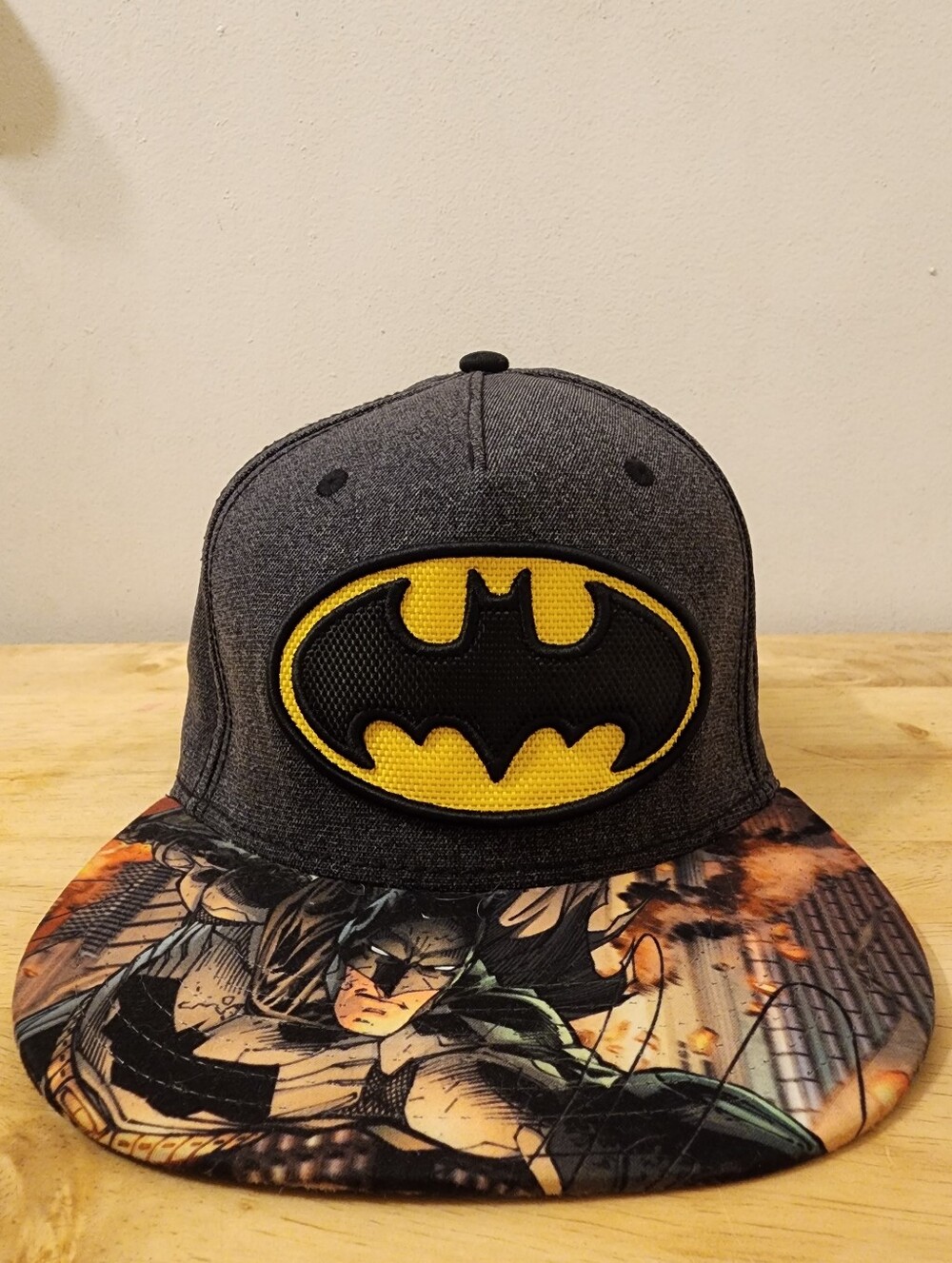 DC Comics Batman Snapback Cap - Gray, Yellow, Black